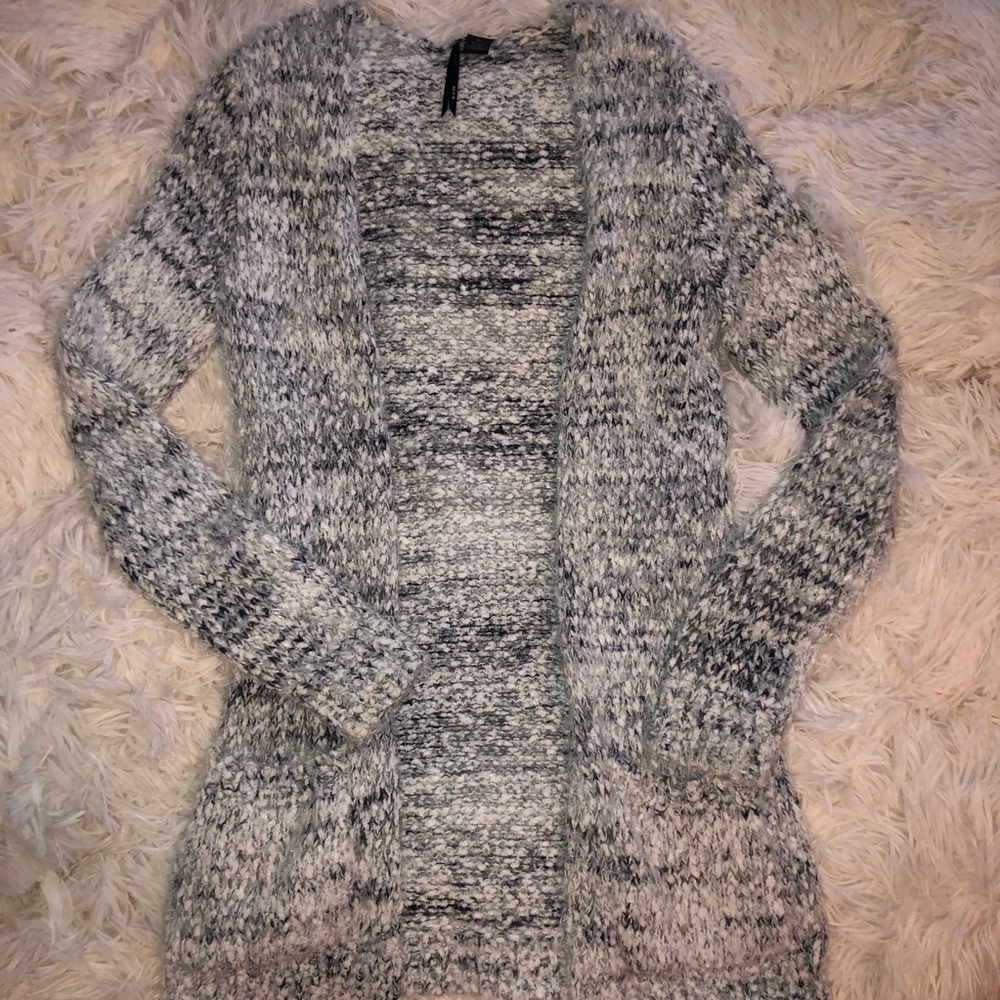 Cardigan - Picture 2 of 4